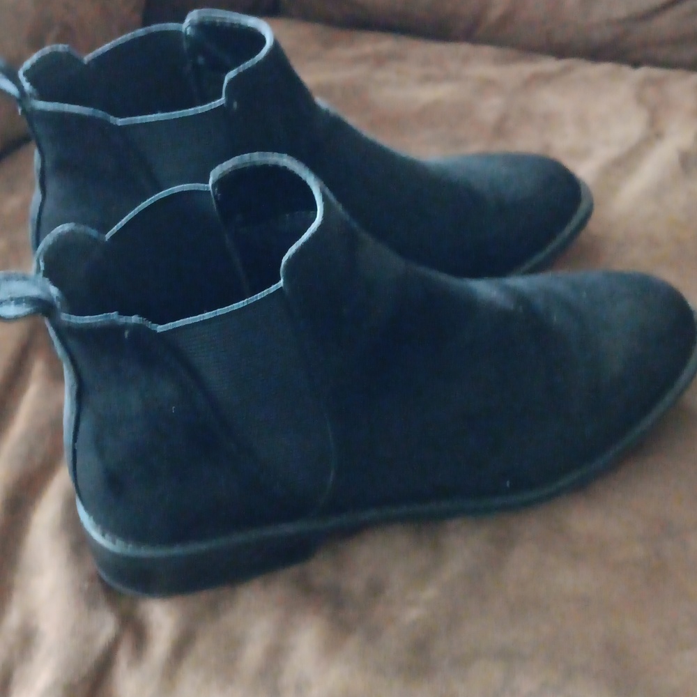 Black boots suade